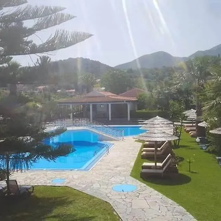 Hellens Village Hotel apartamentowy *