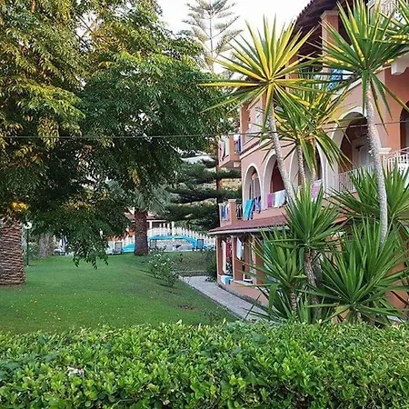 Hellens Village Hotel apartamentowy Almiros Beach