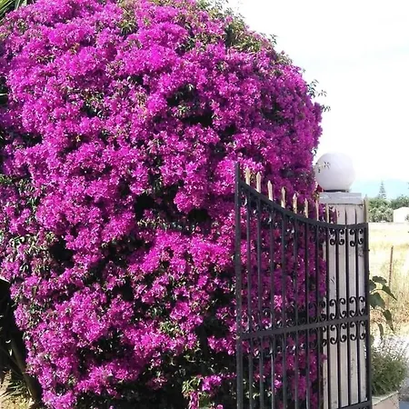 Hellens Village Hotel Almiros Beach