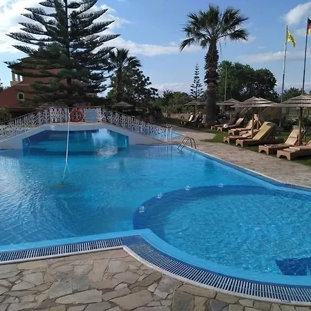 Hellens Village Hotel apartamentowy *